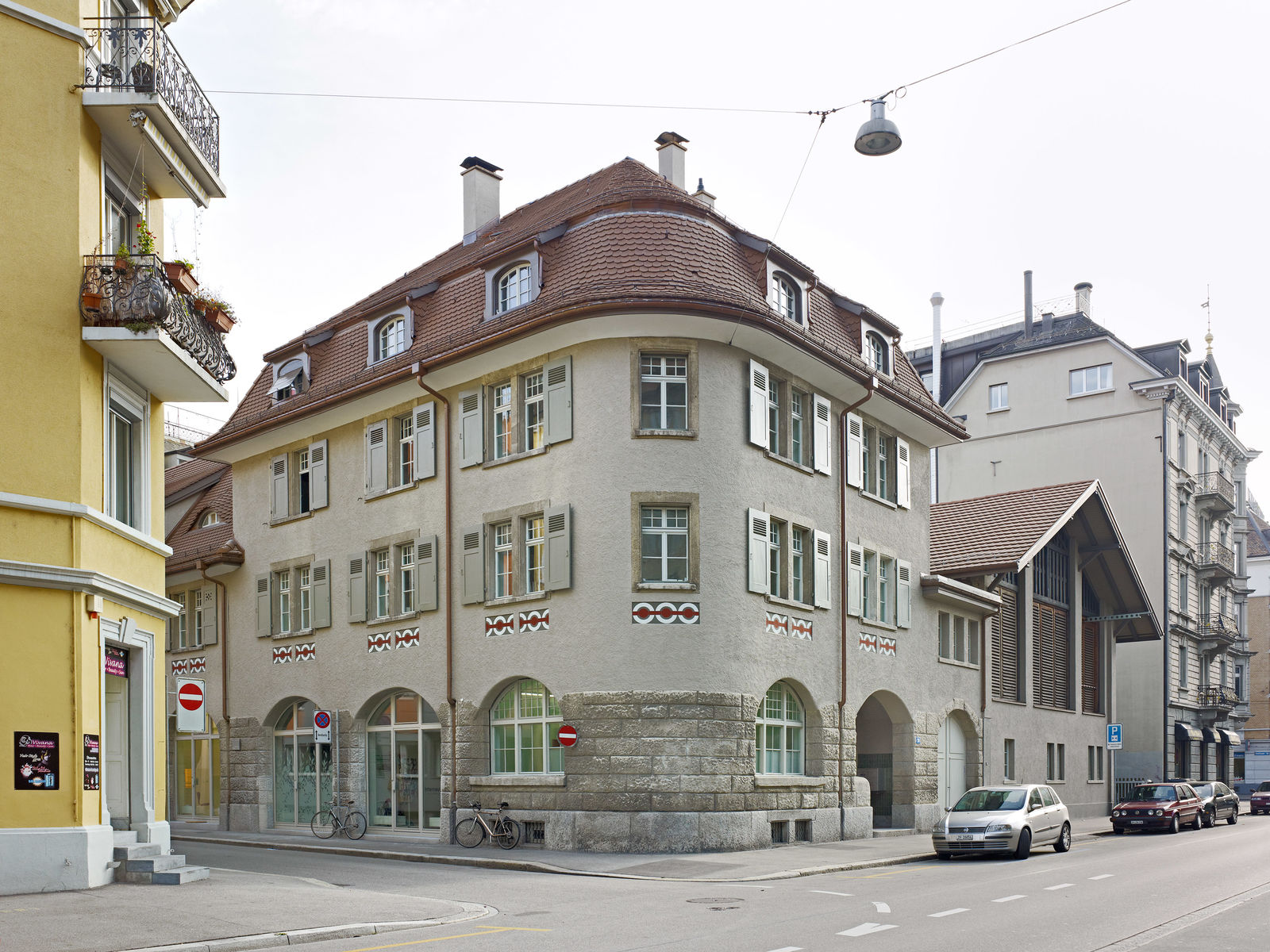 W_04_Wohnhaus mit Werkhof Zürich_01